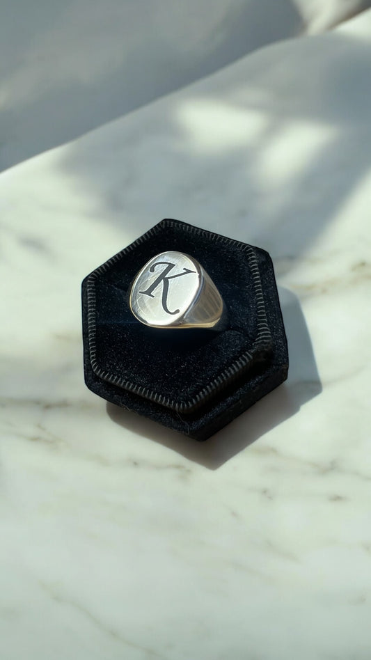 Men’s | Oval Engraved Signet Ring